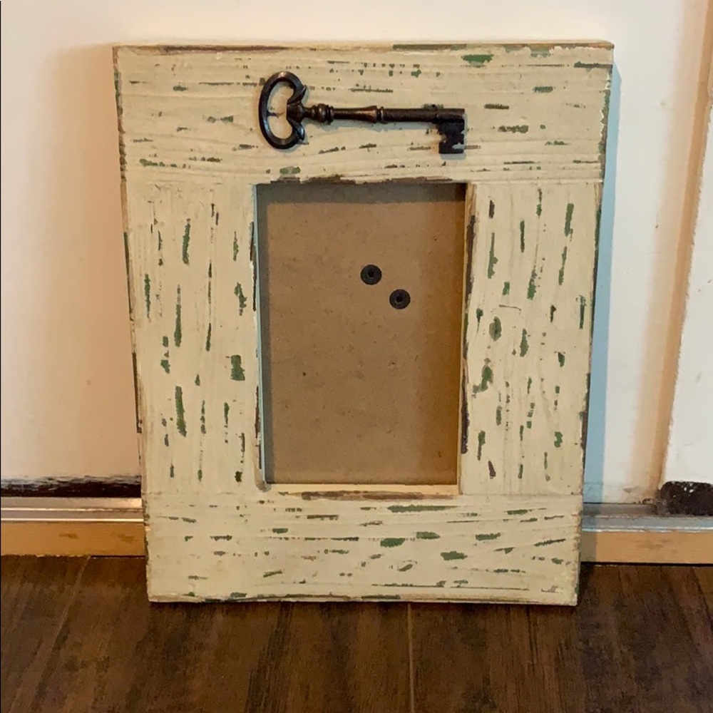 Decorative picture frame